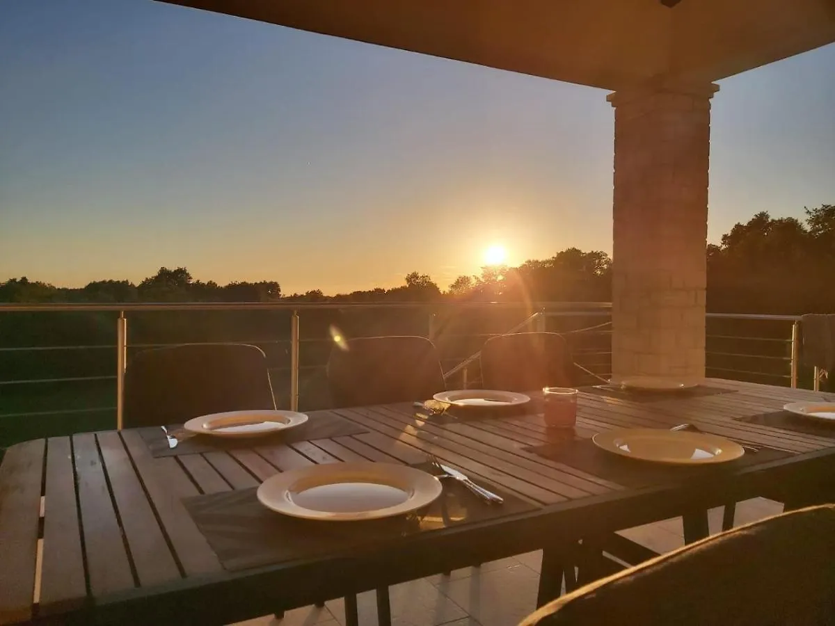 Villa Minu Radetići 0*,